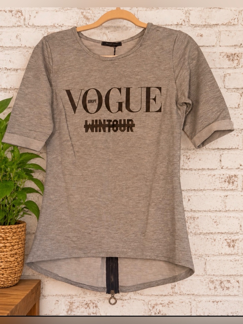 VOGUE-inspired Graphic Short Sleeve Tee in Grey Size Small NWT